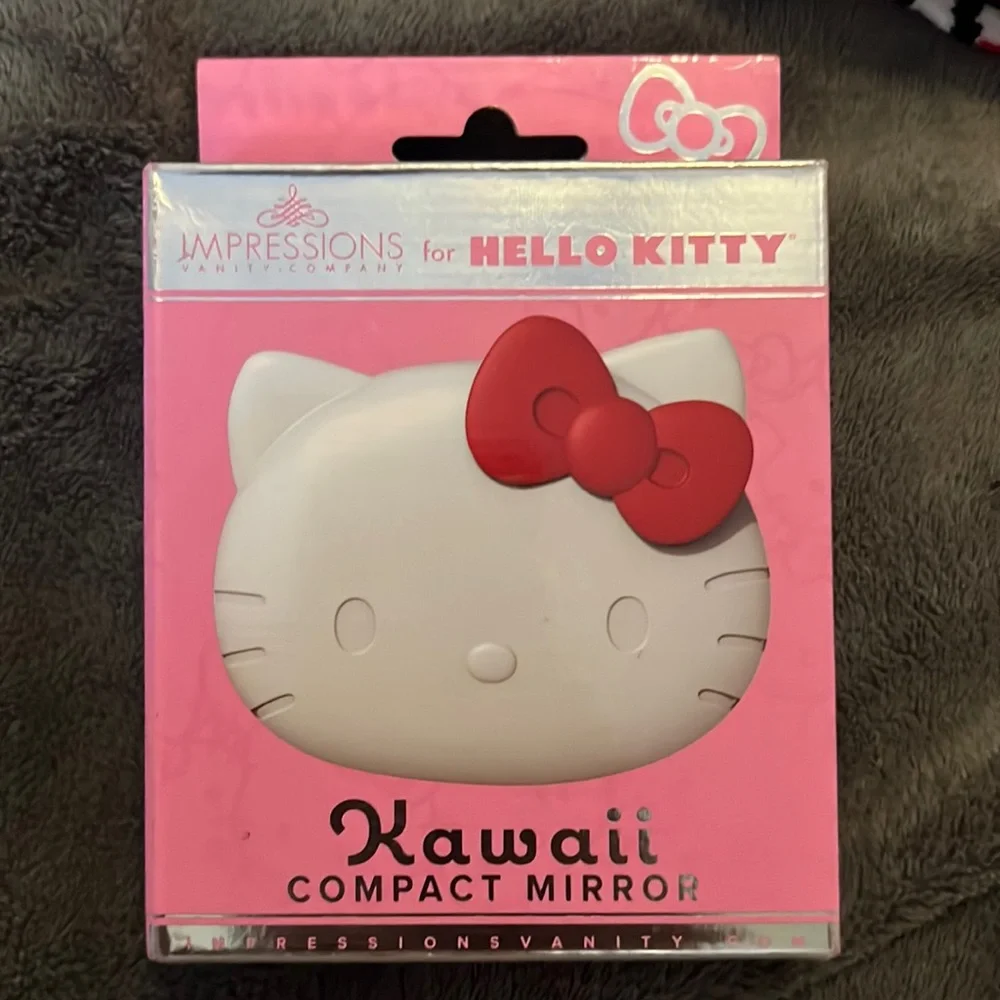 •••HELLO KITTY BUNDLE ••compact mirror, HK gel eye mask and HK 2pack socks